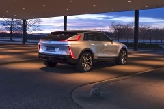 Cadillac LYRIQ pairs next-generation battery technology with a bold design statement which introduces a new face, proportion and presence for the brand’s new generation of EVs. Images display show car, not for sale. Some features shown may not be available on actual production model.