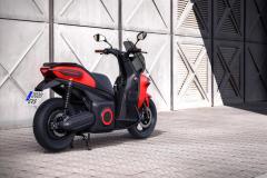 seat_-e-Scooter_electric_dmotor_news_01