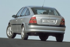 02-Opel-Vectra-B-13013