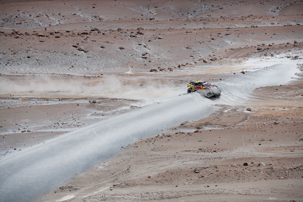 Sebastien Loeb and Daniel Elena in the Peugeot 3008 of the PH-Sport breaking a dune during stage 4 of the Dakar Rally, between Arequipa and Tacna, Peru, on January 10, 2019. // Florent Gooden / DPPI / Red Bull Content Pool  // AP-1Y3CGAVD92111 // Usage for editorial use only // Please go to www.redbullcontentpool.com for further information. //