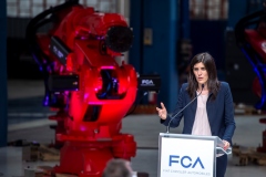 FCA, installazione primo robot per nuova linea 500BEV