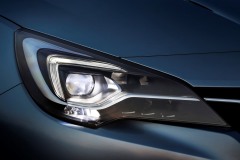 Opel-Astra-IntelliLux-LED-Matrix-Light-509519