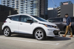 2017-chevrolet-bolt-ev-added-to-maven-car-and-ride-sharing-fleet-in-los-angeles-california_100593161_l
