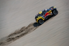Sebastien Loeb and Daniel Elena in the Peugeot 3008 of the PH-Sport climbing a dune during stage 6 of the Dakar Rally, between Arequipa and San Juan de Marcona, Peru, on January 13, 2019. // Florent Gooden / DPPI / Red Bull Content Pool  // AP-1Y4B9WUP12111 // Usage for editorial use only // Please go to www.redbullcontentpool.com for further information. //