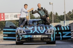 porsche_taycan_nurburgring_electric_motor_news_01