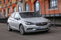 2015-Opel-Astra-301317_0