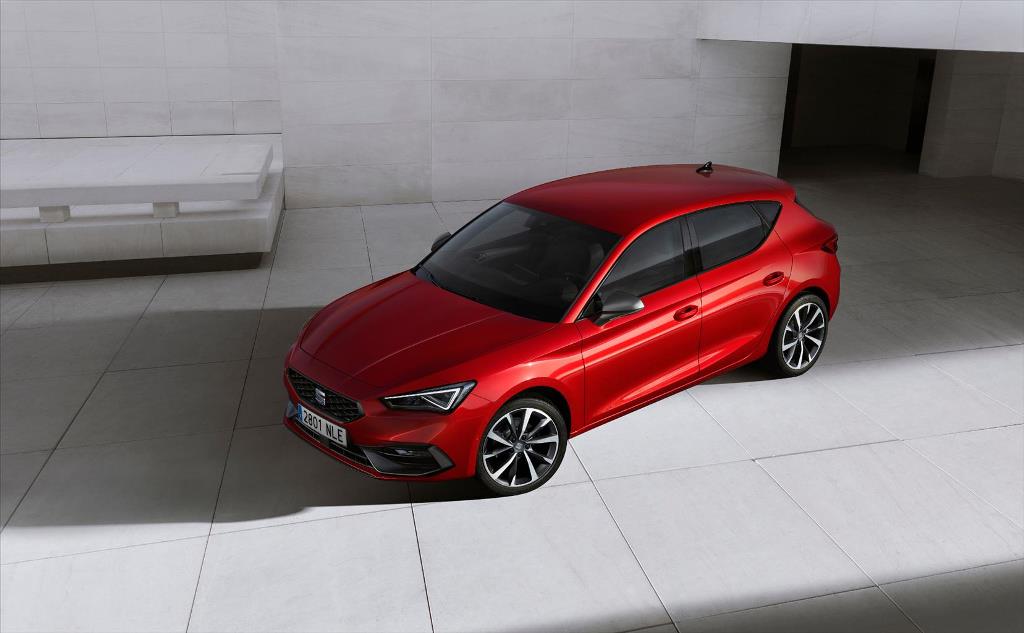 media-001_All-new-SEAT-Leon-FR-Desire-Red