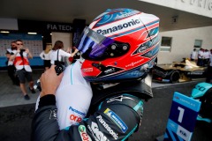 Mitch Evans (NZL), Panasonic Jaguar Racing, celebrates with the team after winning the race