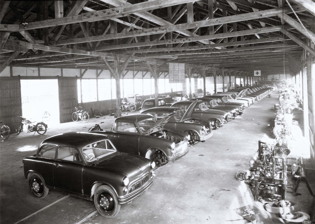 AUTO_1955-Suzulight_Production_in_the_Factory