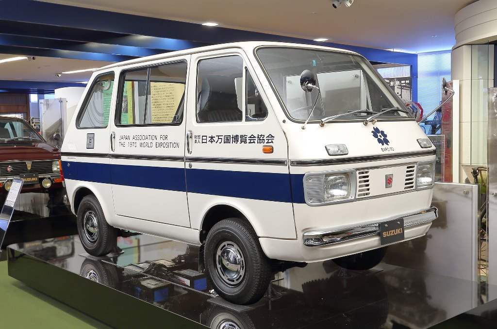 AUTO_1970-Suzukis-First-Electric-Car-Is-Introduced-1