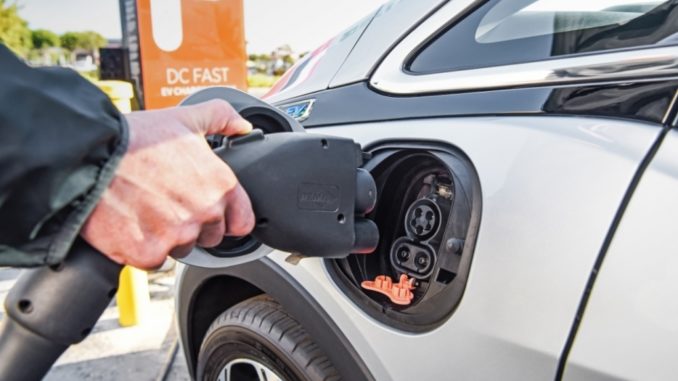 Chevrolet EVgo ChargePoint e Greenlots per ricarica