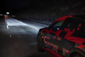 I proiettori LED Digital Matrix di Audi e-tron Sportback