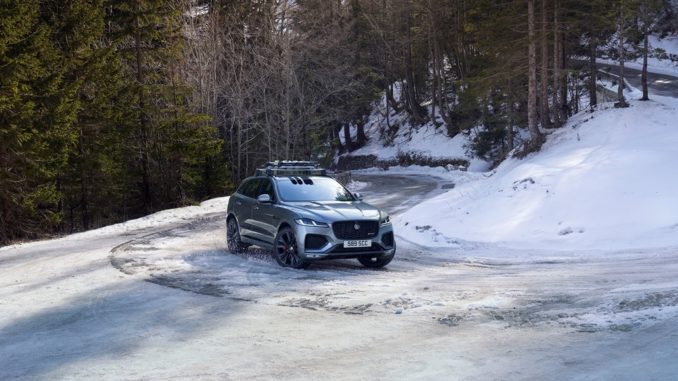 La nuova Jaguar F-Pace è diventata plug-in ibrida