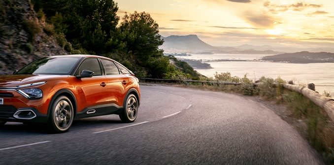 Ordinabili in Italia Nuova Citroën C4 e Nuova Citroën ë-C4 - 100% ëlectric