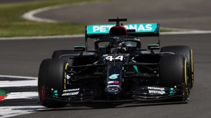 Petronas e vinci l’autografo di Lewis Hamilton
