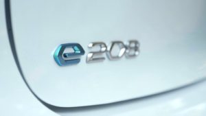 Nuova Peugeot e-208 traccia la strada per una nuova esperienza di guida