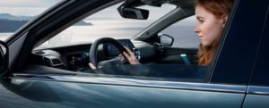 La sicurezza Citroën per proteggere i pedoni applicata da Nuova Citroën C3 al SUV C5 Aircross Hybrid