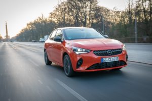 L’elenco dei vantaggi di chi guida una Opel Corsa-e