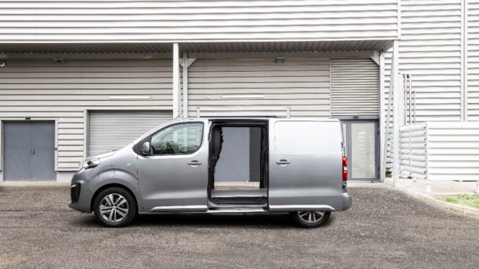 Nuovo Peugeot e-Expert è International Van of the Year 2021
