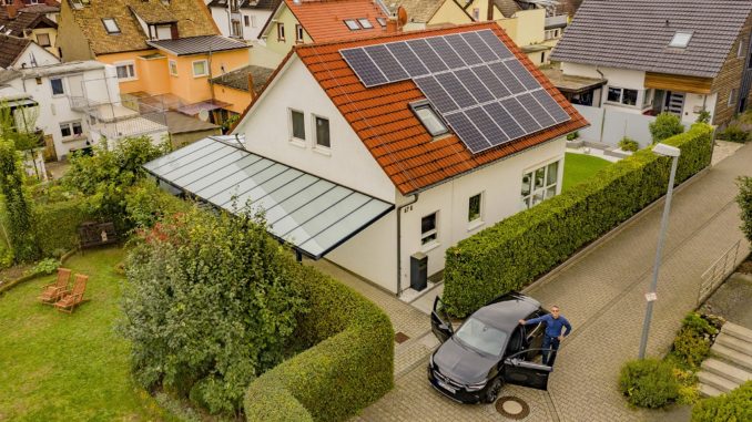 Pieno sostenibile con l’energia solare per la Nuova Opel Corsa-e