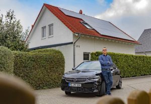 Pieno sostenibile con l’energia solare per la Nuova Opel Corsa-e