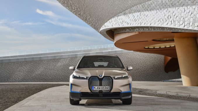 BMW apre la strada alla futura crescita della mobilità elettrica