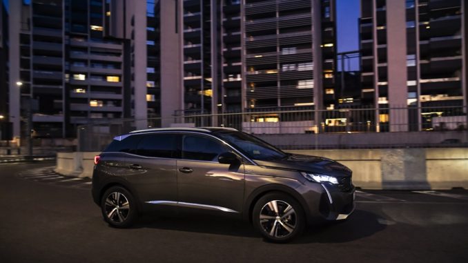 L’esclusivo sistema Night Vision della gamma Peugeot