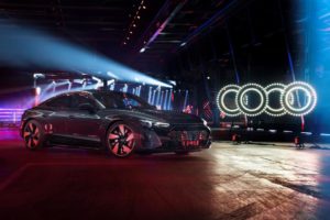 Svelata a livello mondiale Audi e-tron GT