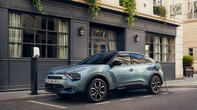 La facilità di ricaricare Nuova Citroën ë-C4 – 100% ëlectric con la App My Citroën