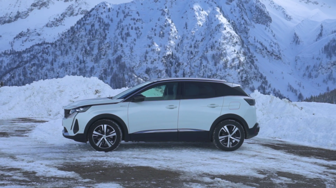 Sulla neve del Passo del Tonale con Nuovo Peugeot 3008 Hybrid4