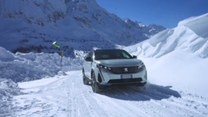 Sulla neve del Passo del Tonale con Nuovo Peugeot 3008 Hybrid4