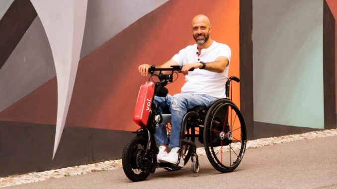 Sedie a rotelle elettriche dalla collaborazione tra Voi e Klaxon Mobility