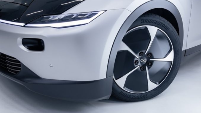 Partnership tra Lightyear e Bridgestone per auto elettrica solare