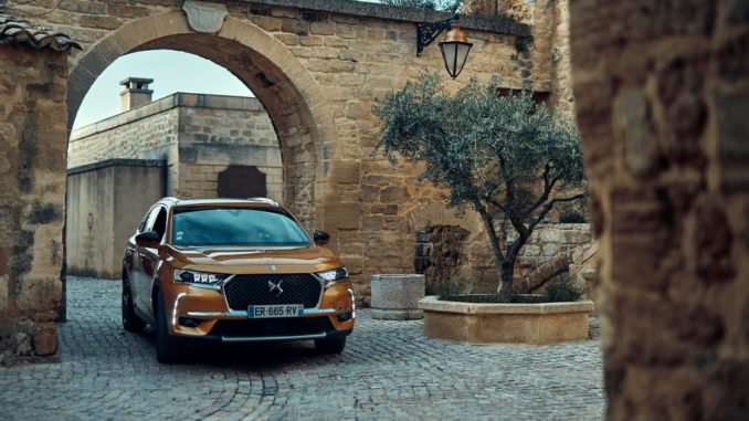 DS 7 Crossback e la ricchezza delle sue dotazioni di serie