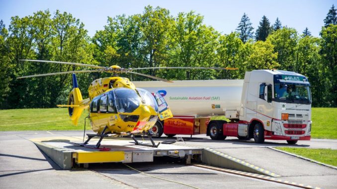 Per la prima volta carburante sostenibile per aviazione per l'elicottero di soccorso tedesco