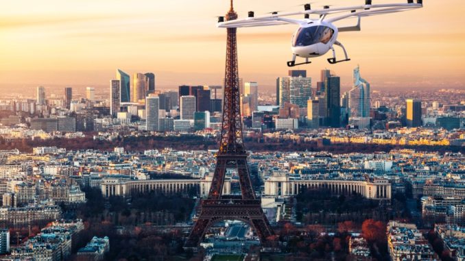 Volocopter 2X vola all'aeroporto di Le Bourget durante il Paris Air Forum