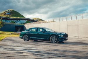 La nuova Flying Spur Hybrid di Bentley