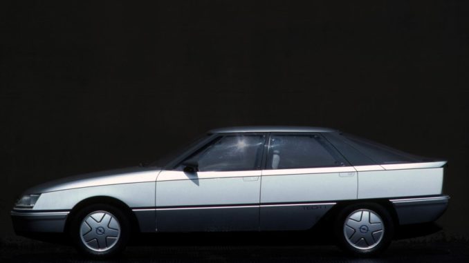 Storia. Presentato nel 1981 il concept Opel Tech 1