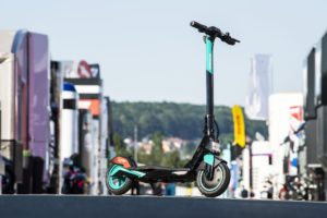 Partnership Petronas SRT con Velocifero per monopattino elettrico