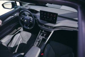 Nuovo Škoda Enyaq iV ora con trazione integrale a controllo elettronico
