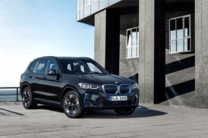 BMW aggiorna il modello iX3, ordinabile da subito