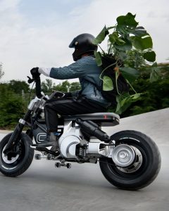 BMW Motorrad interpreta la mobilità urbana con il Concept CE 02