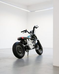 BMW Motorrad interpreta la mobilità urbana con il Concept CE 02