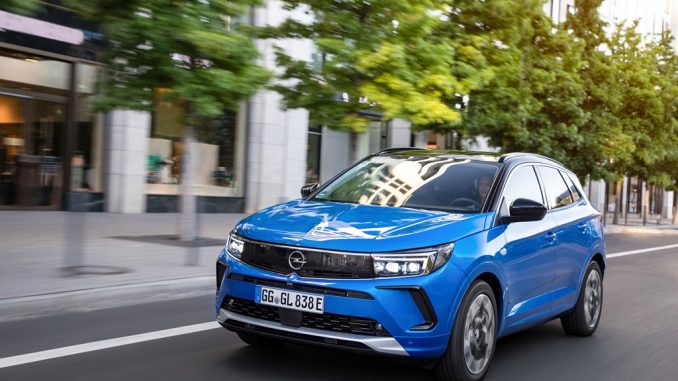 Nuovo Opel Grandland è efficiente ed elettrificato