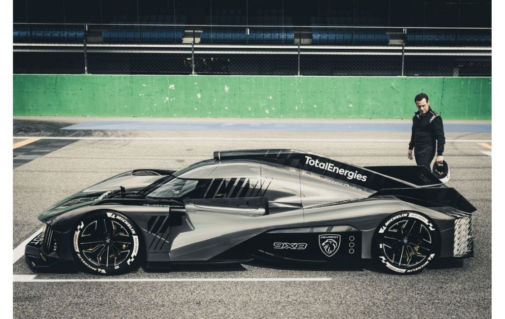 Peugeot 9X8 e le sensazioni del pilota prima della partenza - Electric ...