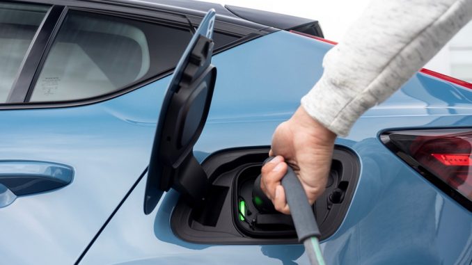Secondo Volvo Cars, bisogna investire di più nell’energia pulita