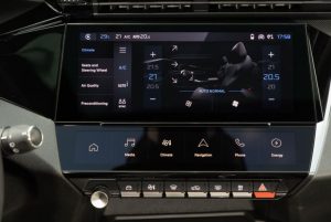 Le innovazioni tecnologiche di Peugeot offrono particolari esperienze di guida