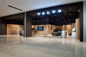 Apertura di un Volvo Studio a Dubai pensando al futuro solo elettrico
