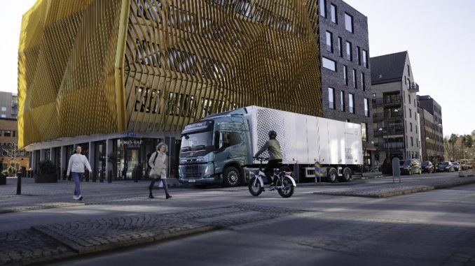 DFDS aggiunge altri camion elettrici Volvo alla sua flotta