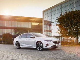 Opel Insignia premiata da Company Car Today come “Auto media superiore dell’anno”